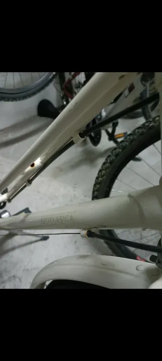 Bicicleta paseo Biciclásica crema