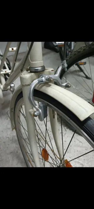 Bicicleta paseo Biciclásica crema