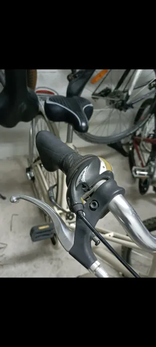 Bicicleta paseo Biciclásica crema