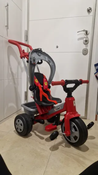 Triciclo Ferrari con Manillar