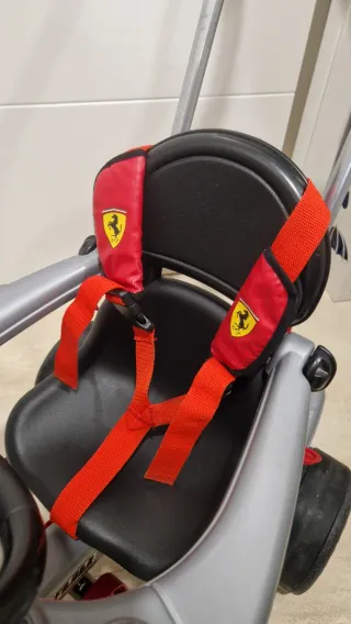 Triciclo Ferrari con Manillar