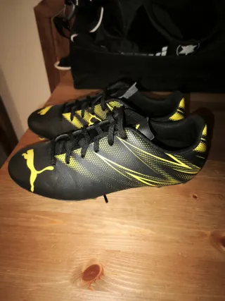 Botas de fútbol Puma Talla 40