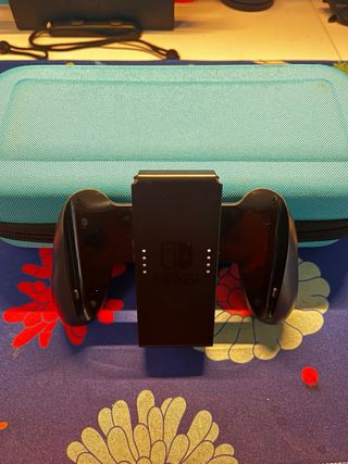 Nintendo Switch Azul/Rojo con Funda y Juego