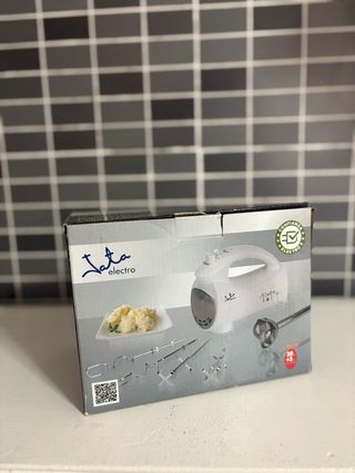 Batidora Jata Blanca con Accesorios