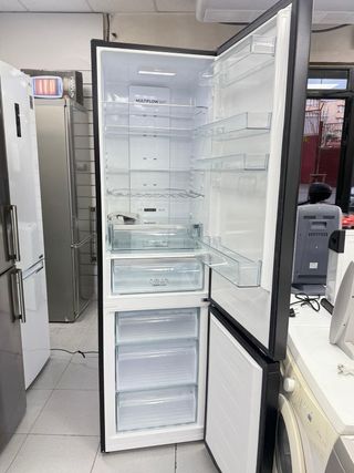 Nevera Gorenje No Frost 2m x 60cm nueva con tara