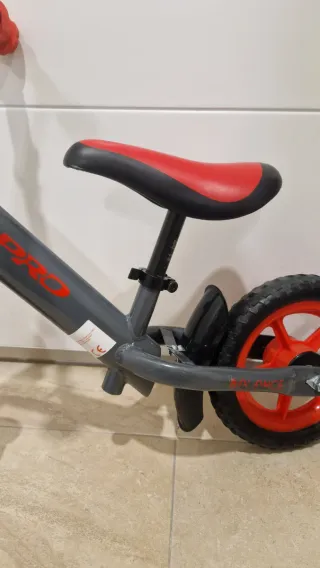 Bici sin pedales b pro gris y roja