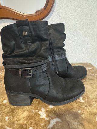 Botas Mustang Negras Talla 38