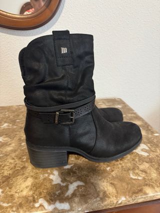 Botas Mustang Negras Talla 38