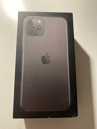 iPhone 11 Pro. Parte trasera rajada.