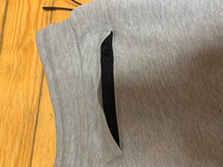 Pantalones Nike Tech Gris