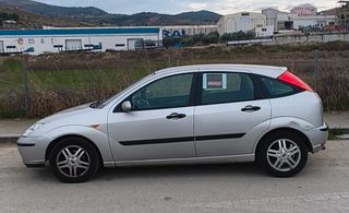 Ford Focus Gris 5 Puertas Gasolina