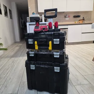 Caja Herramientas Stanley + Cargador y 3 Baterías