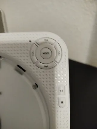 Radio . Pen drive Compact CD Auxiliar  Bluetooth.