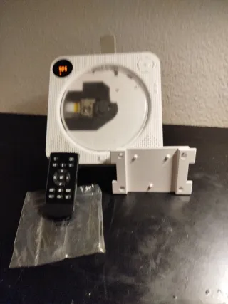 Radio . Pen drive Compact CD Auxiliar  Bluetooth.