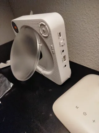 Radio . Pen drive Compact CD Auxiliar  Bluetooth.