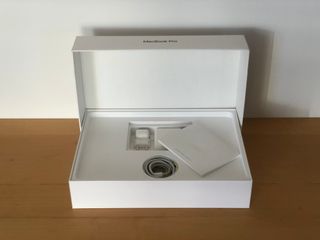 MacBook Pro 13 i7 16GB 500GB TouchBar