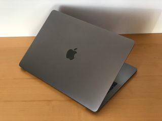 MacBook Pro 13 i7 16GB 500GB TouchBar