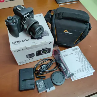 Cámara Canon EOS M50 Kit + Accesorios