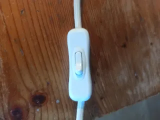 Lámpara de mesa Leroy Merlin blanca