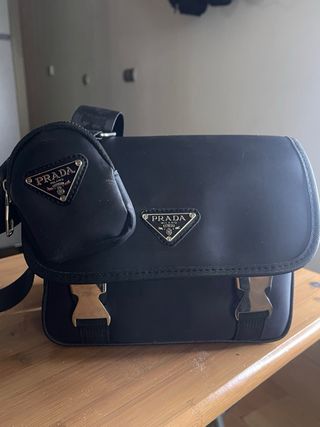 Bolso Prada Negro con Monedero