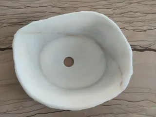 Lavabo irregular mármol Blanco Macael veta oro