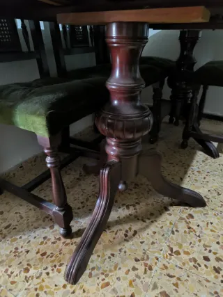 Mesa comedor clásica y 6 sillas