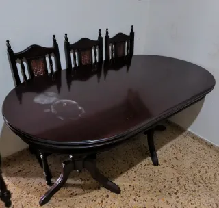 Mesa comedor clásica y 6 sillas
