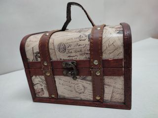 Baúl Joyero de Madera