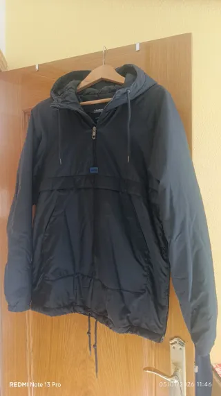 Canguro Pull&Bear Talla S Negro