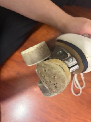 Patines de 4 ruedas marca Reno talla 38