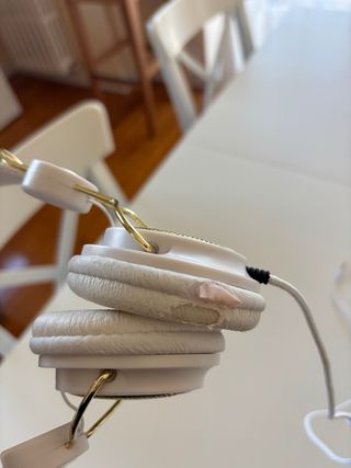 Auriculares WESC Blancos y Dorados