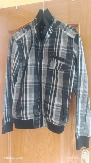 Cazadora cuadros blanco y negro