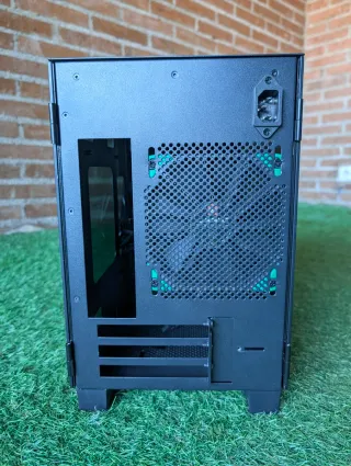 Torre PC Razer Tomahawk Mini-ITX