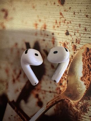 Apple AirPods 4 ANC
