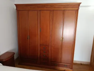 Dormitorio madera noble