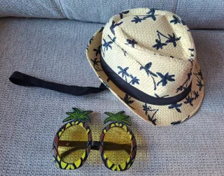 Gorro y gafas de sol piña