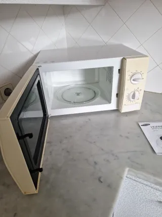 Microondas Samsung Mecánico Beige