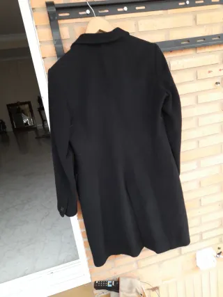 Abrigo de paño negro