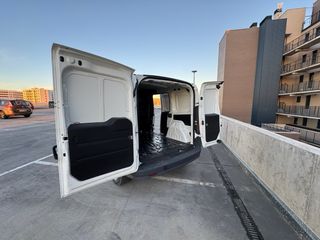 Furgoneta de alquiler Fiat doblo Desde 18€