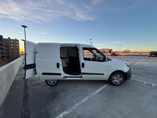 Furgoneta de alquiler Fiat doblo Desde 18€