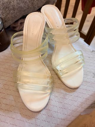 Zapatos Bershka transparentes blancos talla 39