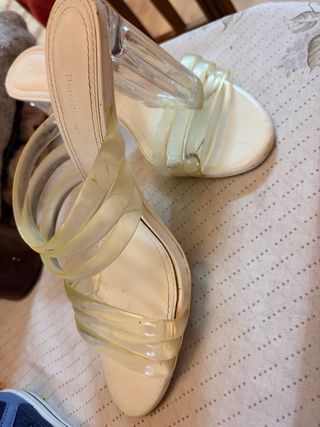 Zapatos Bershka transparentes blancos talla 39