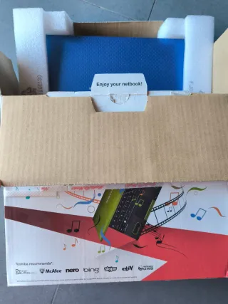 Ordenador portátil Toshiba Mini NB 500 Azul