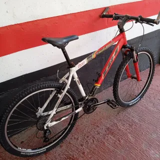 Bicicleta BH Roja y Blanca