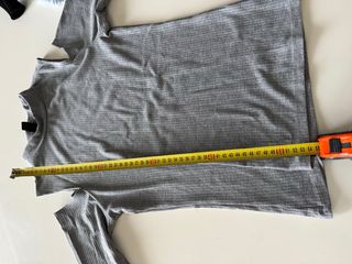 Maglietta grigia a coste