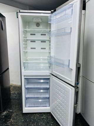 Nevera Teka plateada