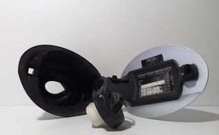 TAPA EXTERIOR COMBUSTIBLE MERCEDES-BENZ CLASE R (W251)