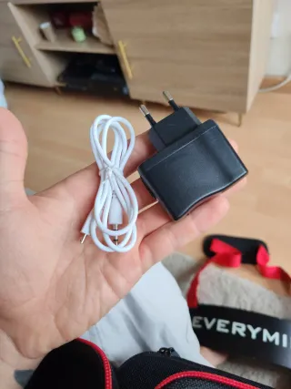 Micrófono Karaoke Inalámbrico Rosa y Blanco