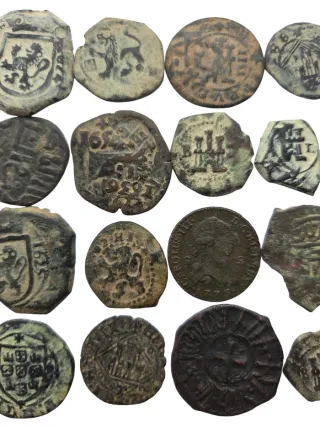 Buen Lote de 24 Monedas de los Austrias