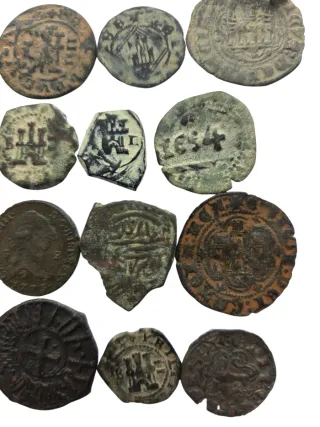 Buen Lote de 24 Monedas de los Austrias